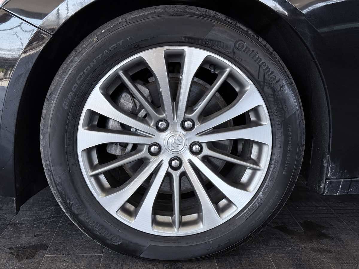 Used 2018 Buick LaCrosse Premium w/ Driver Confidence Package #2 image 29