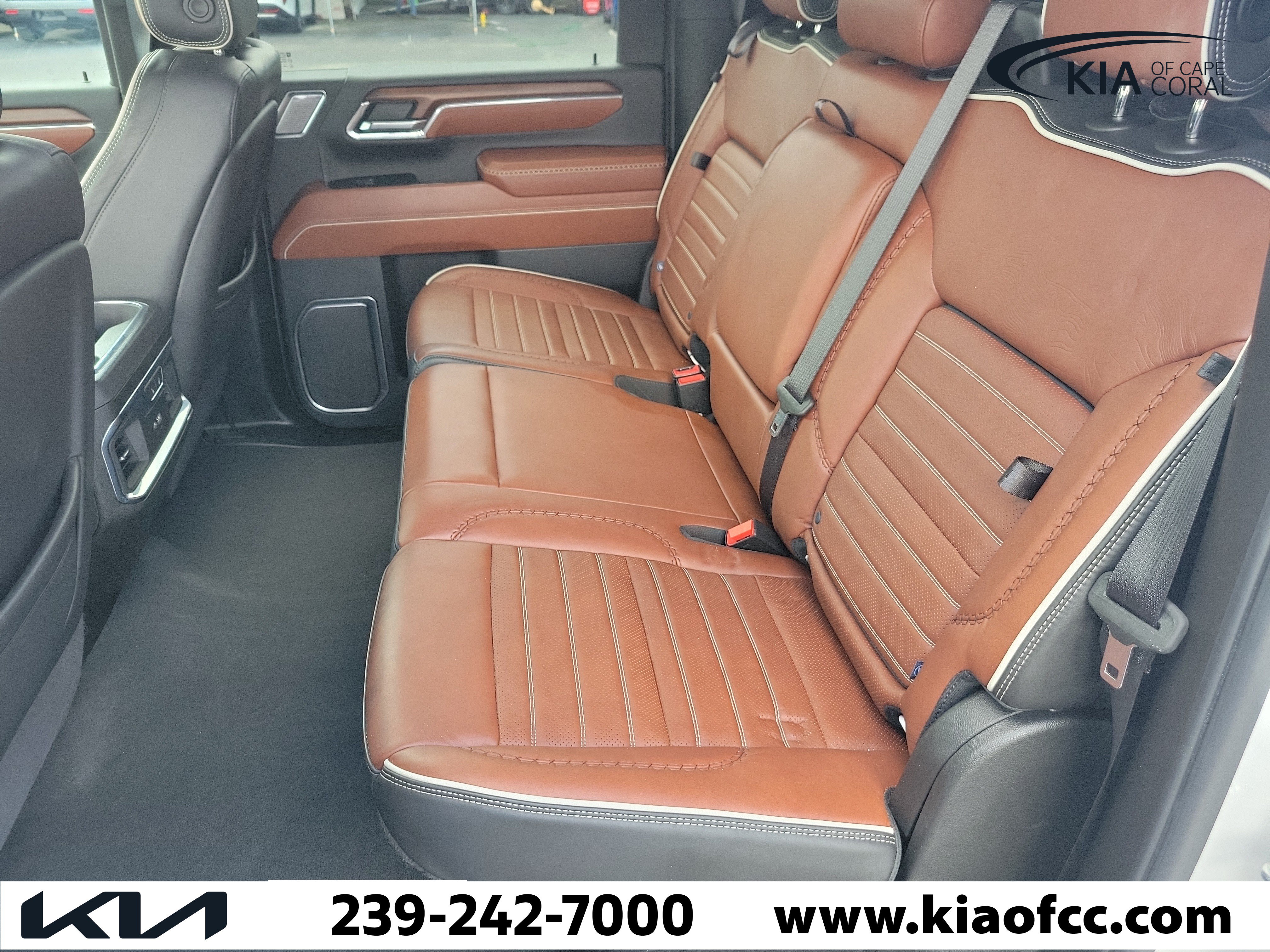 Used 2024 GMC Sierra 3500 Denali Ultimate AWD/4WD image 12