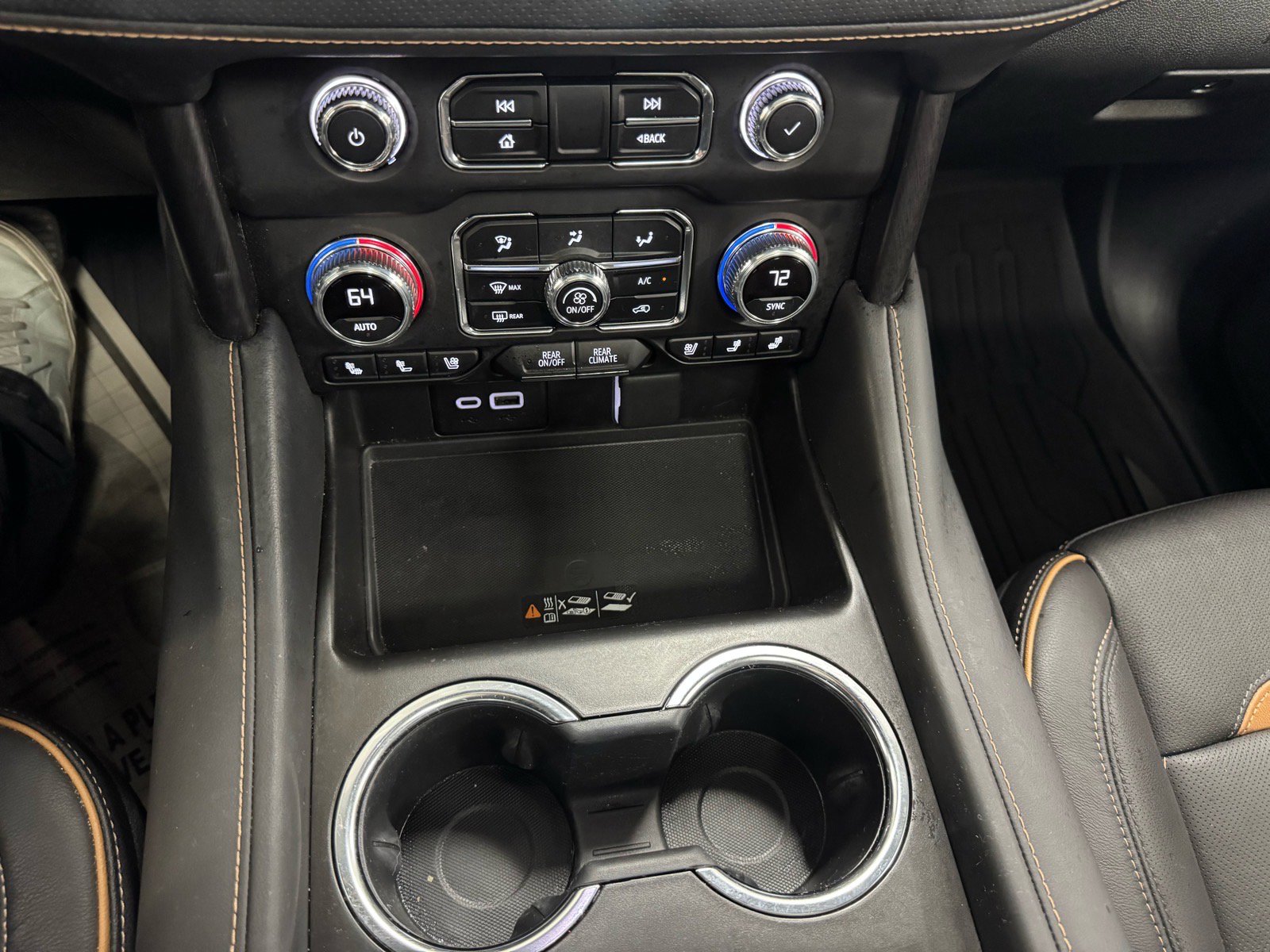 Certified 2024 GMC Yukon AT4 w/ Technology Package AWD/4WD image 29