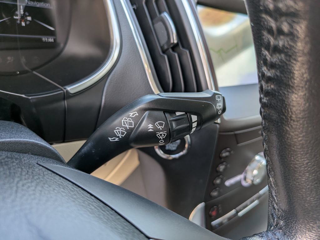 Used 2020 Ford Edge Titanium FWD image 34