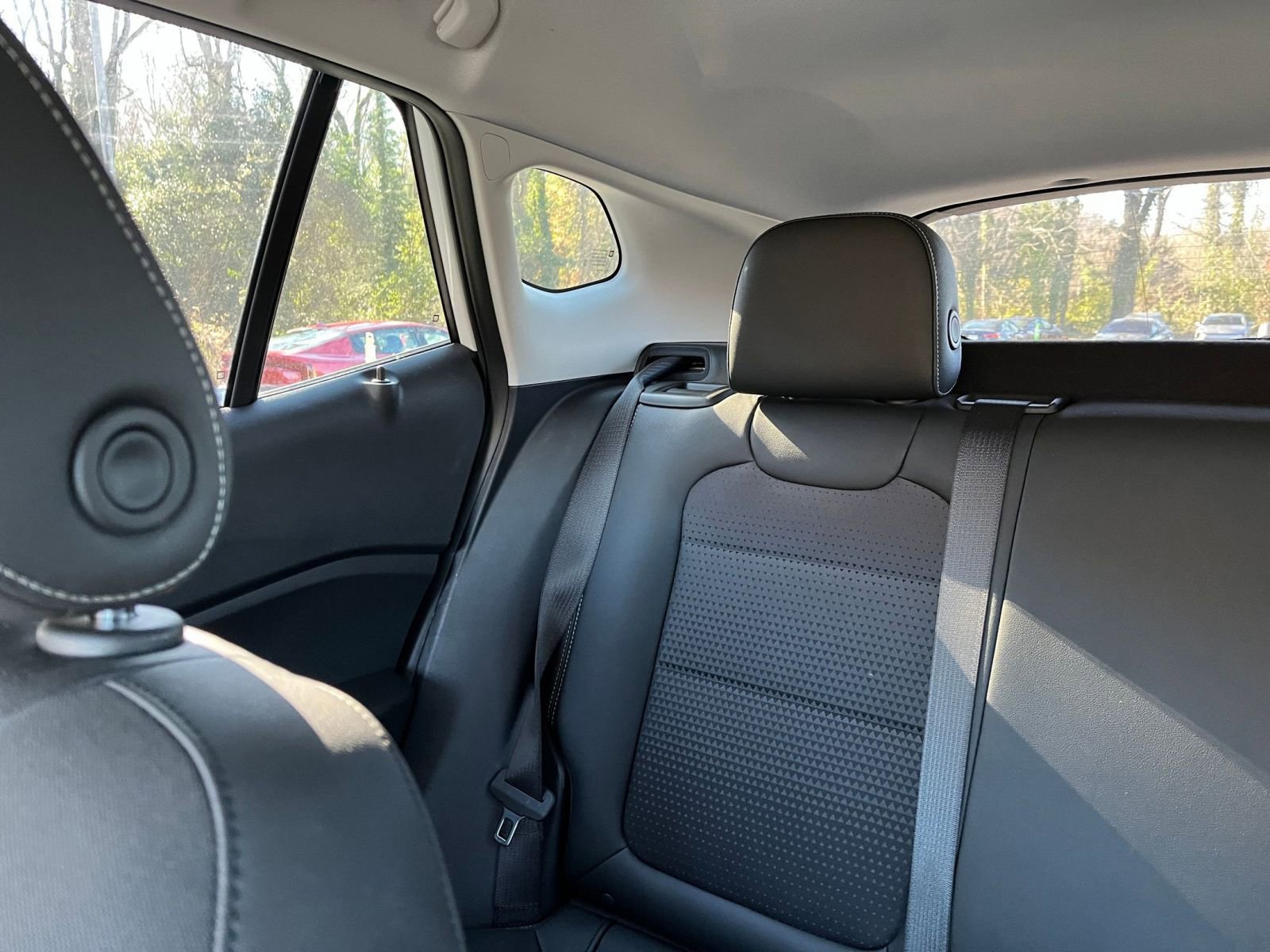 Used 2025 Chevrolet Trax LT w/ LT Convenience Package image 37