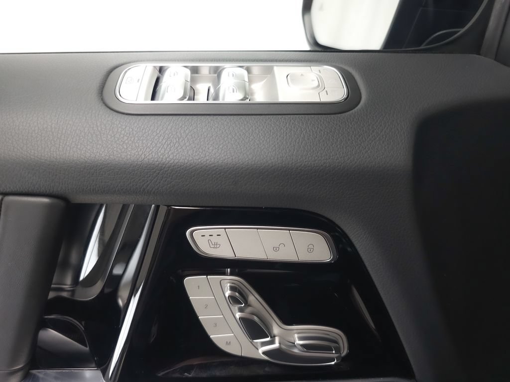 Used 2025 Mercedes-Benz G 550 image 6