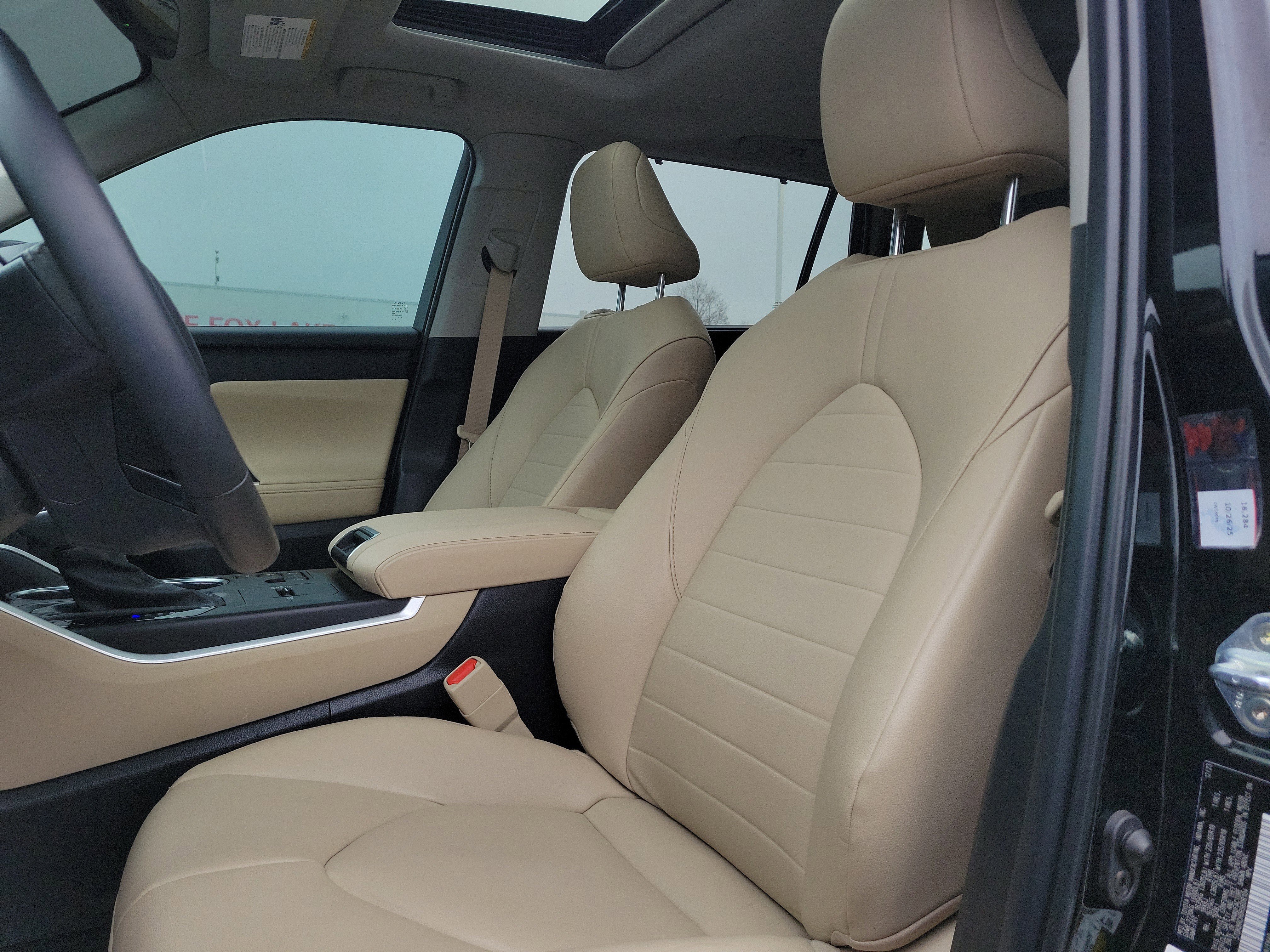 Used 2024 Toyota Highlander XLE image 20