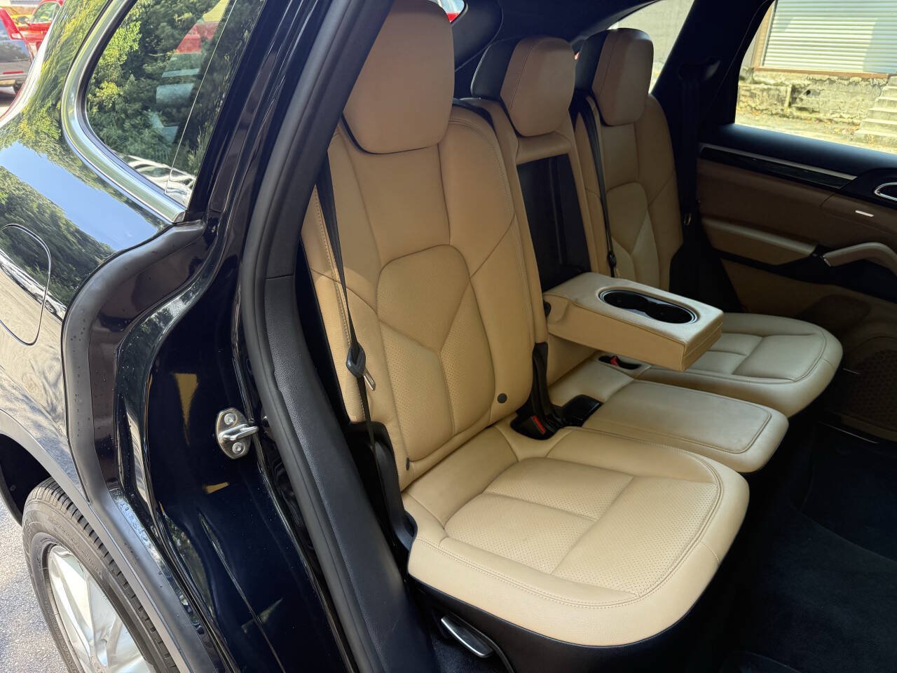 Used 2016 Porsche Cayenne AWD/4WD image 18