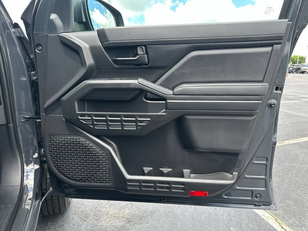 Certified 2025 Toyota Tacoma SR AWD/4WD image 9