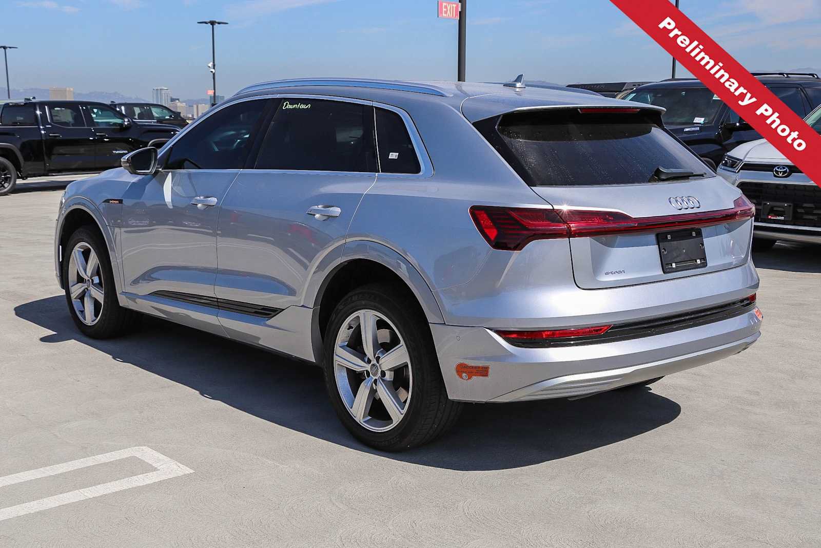Used 2019 Audi e-tron Prestige w/ Prestige Package AWD/4WD image 8