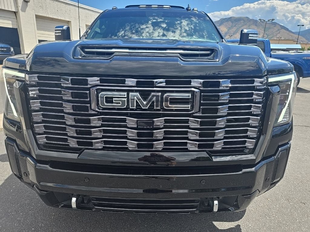 Used 2025 GMC Sierra 3500 Denali Ultimate AWD/4WD image 34