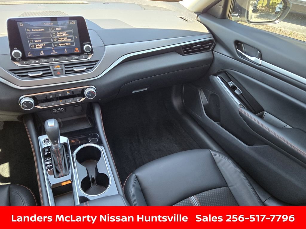 Used 2025 Nissan Altima 2.5 SR image 16