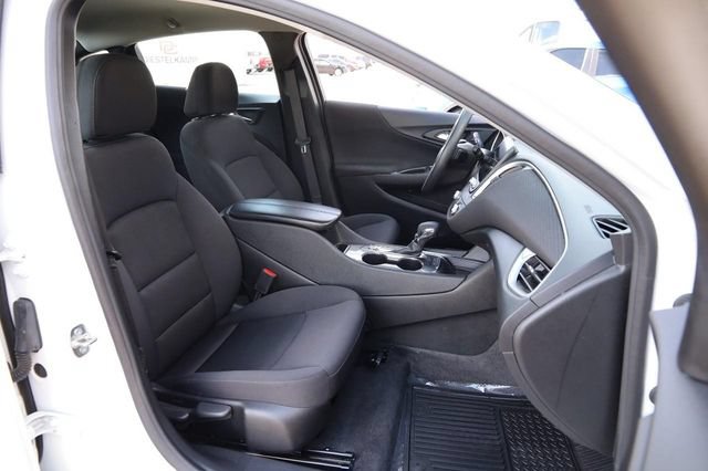 Used 2024 Chevrolet Malibu LT FWD image 25