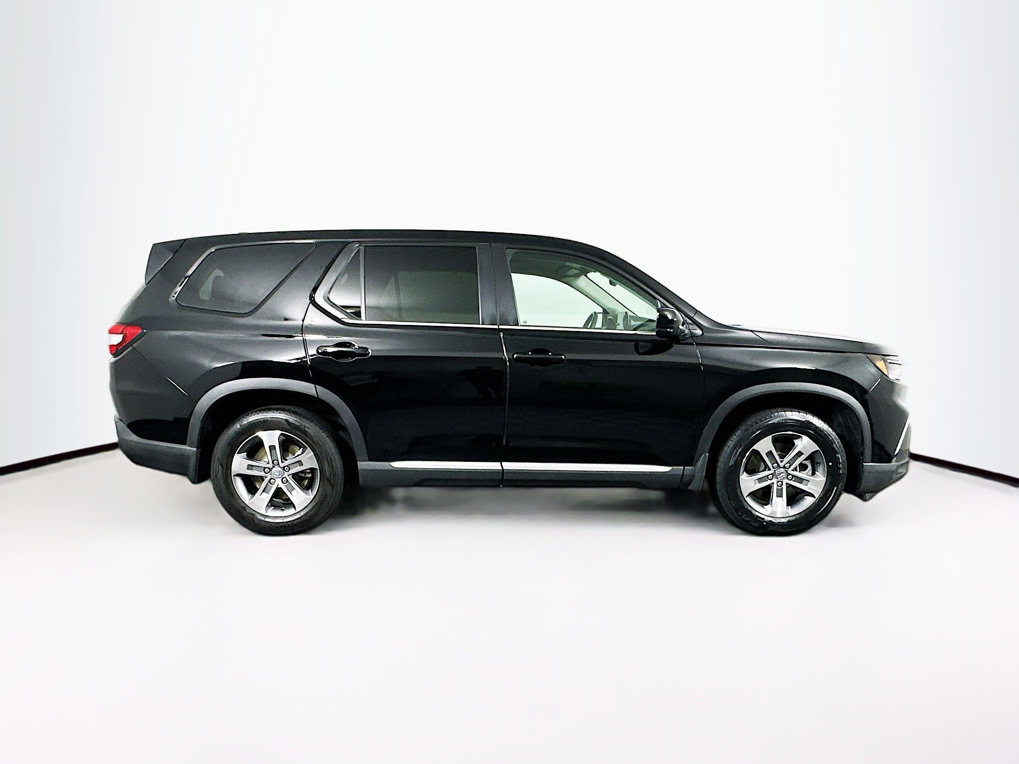 Used 2025 Honda Pilot EX-L image 10
