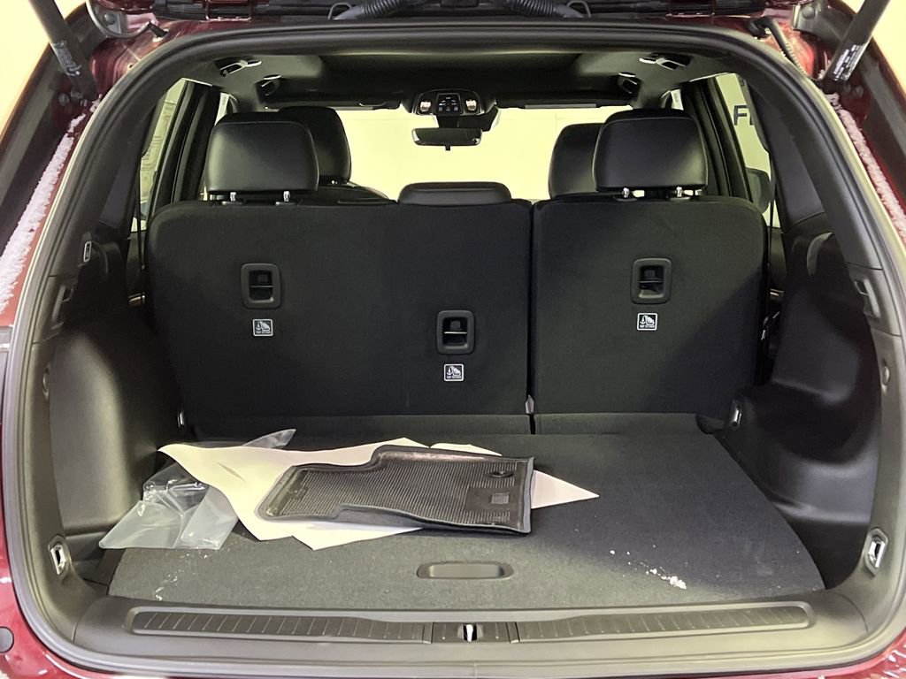 New 2025 Jeep Grand Cherokee Limited w/ Black Appearance Package image 9