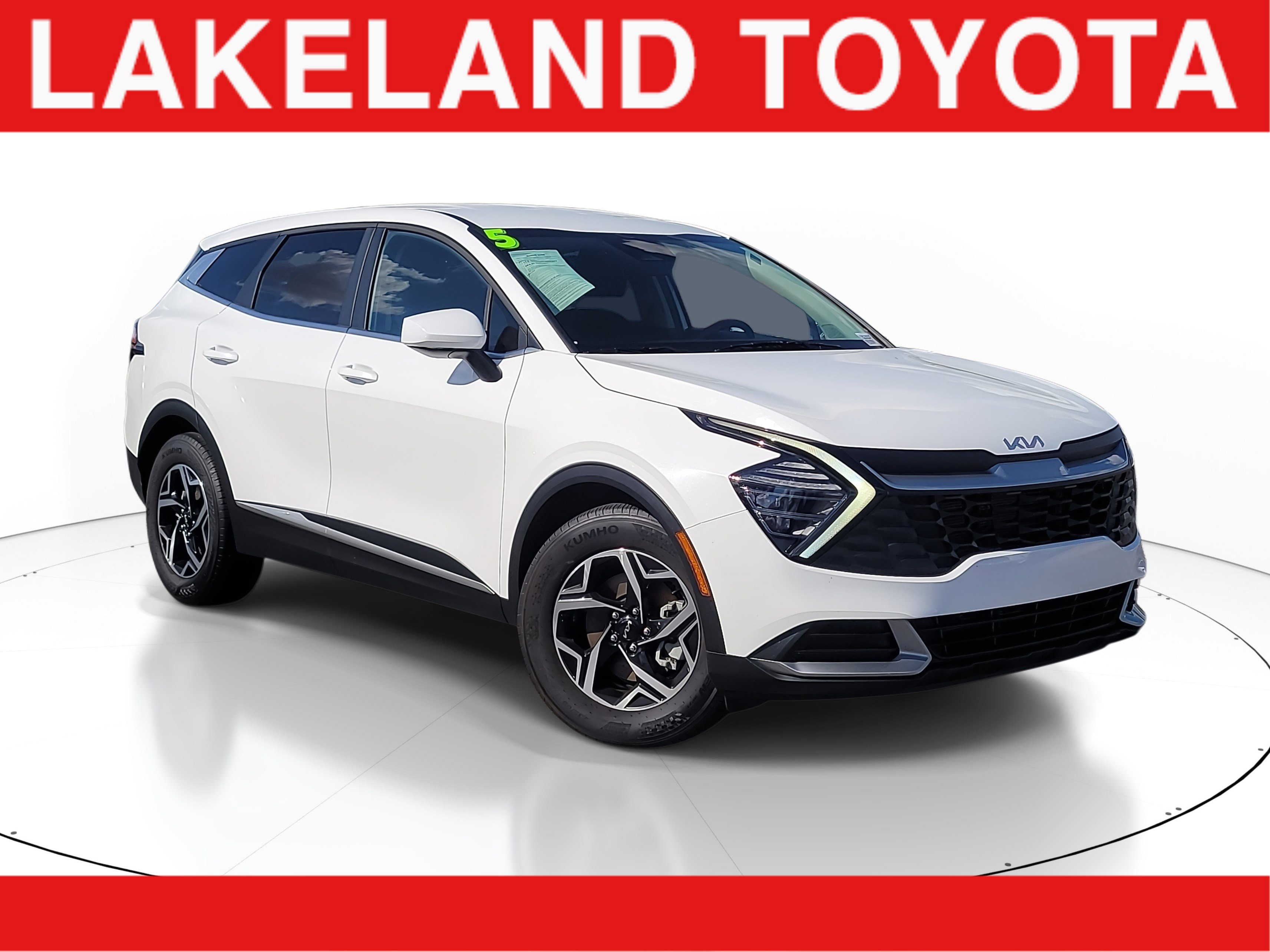 Used 2025 Kia Sportage LX image 1