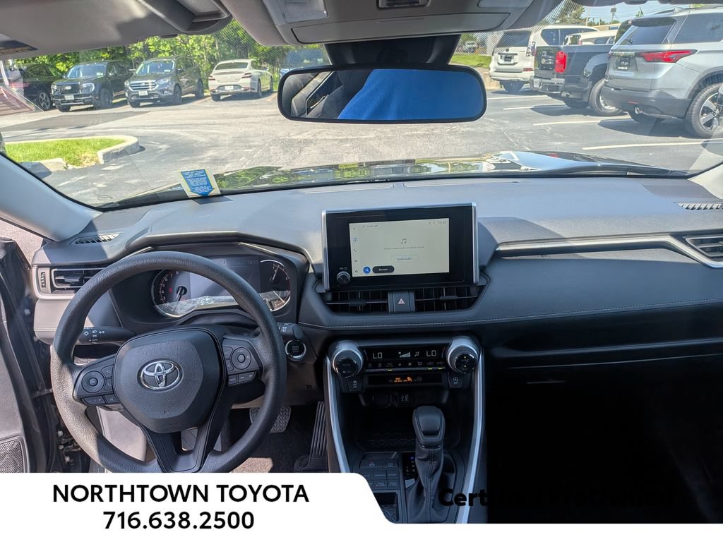 Used 2025 Toyota RAV4 XLE AWD/4WD image 7