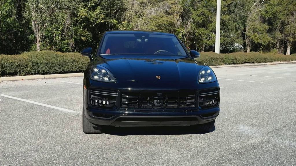 Used 2021 Porsche Cayenne Turbo image 3