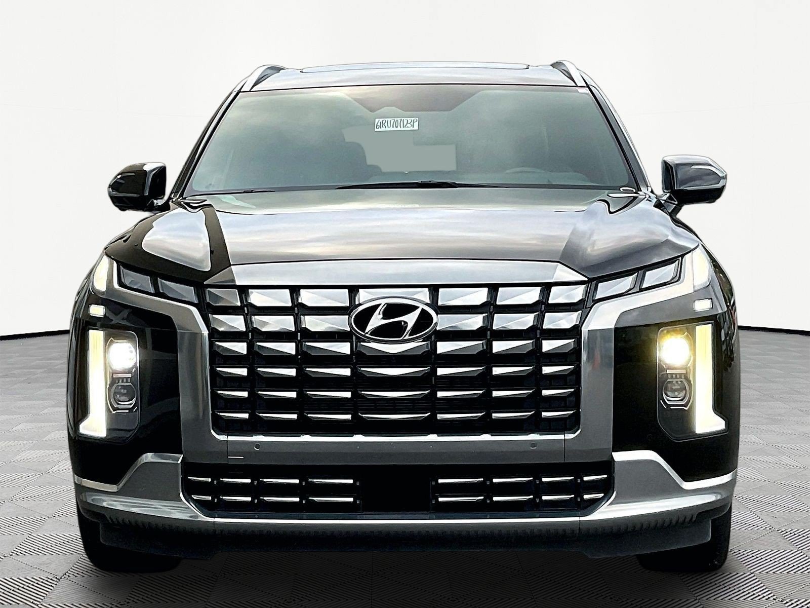Used 2024 Hyundai Palisade Calligraphy AWD/4WD image 2