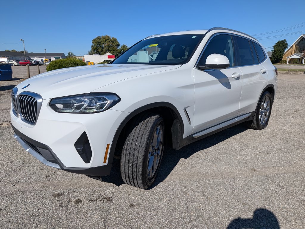 Used 2024 BMW X3 xDrive30i AWD/4WD image 3