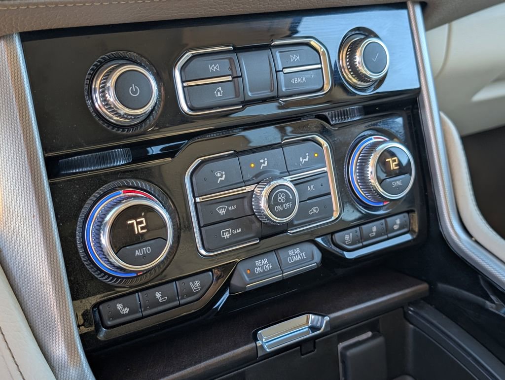 Used 2021 GMC Yukon Denali w/ Denali Premium Package image 29