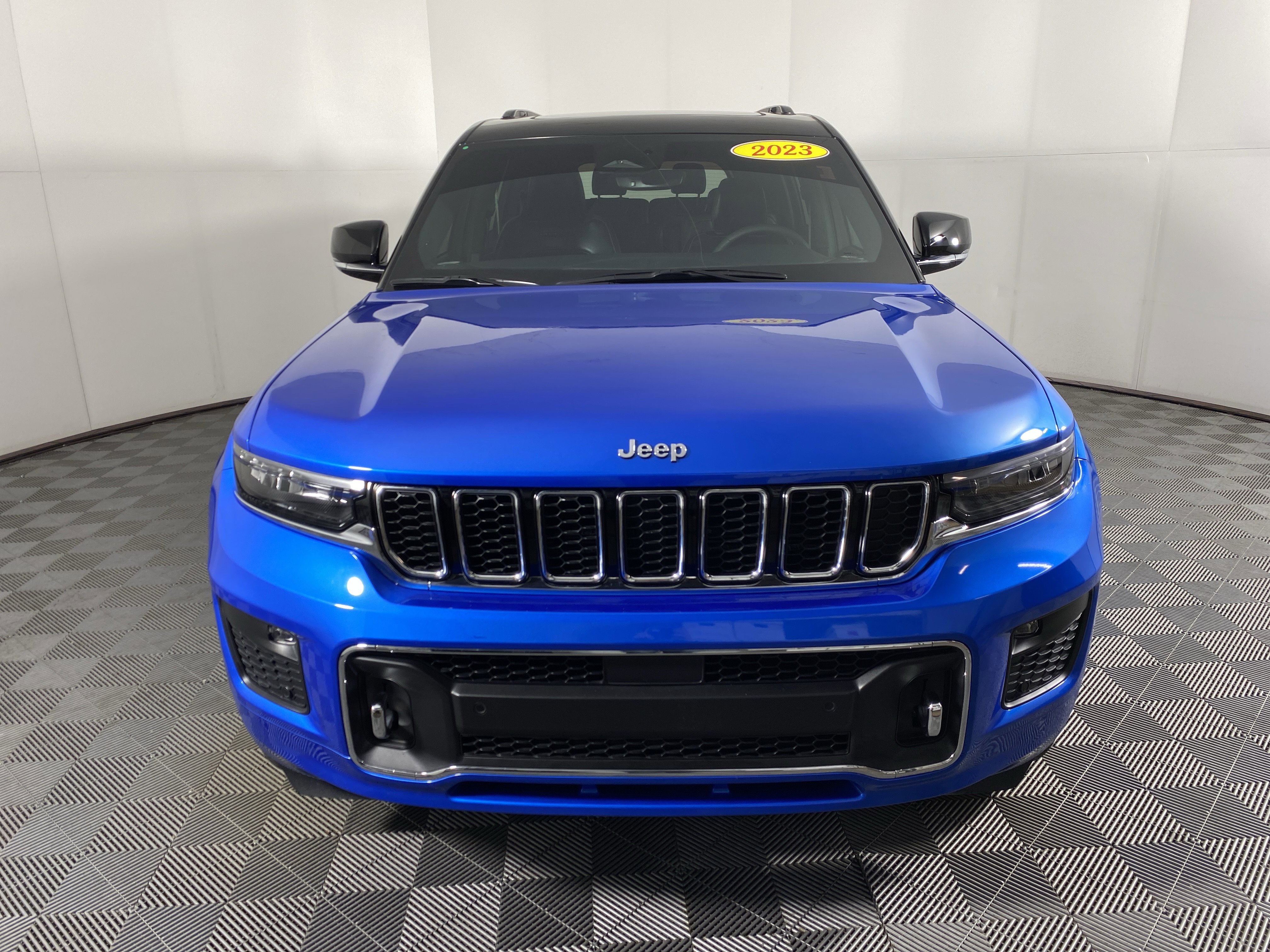 Used 2023 Jeep Grand Cherokee L Overland image 13