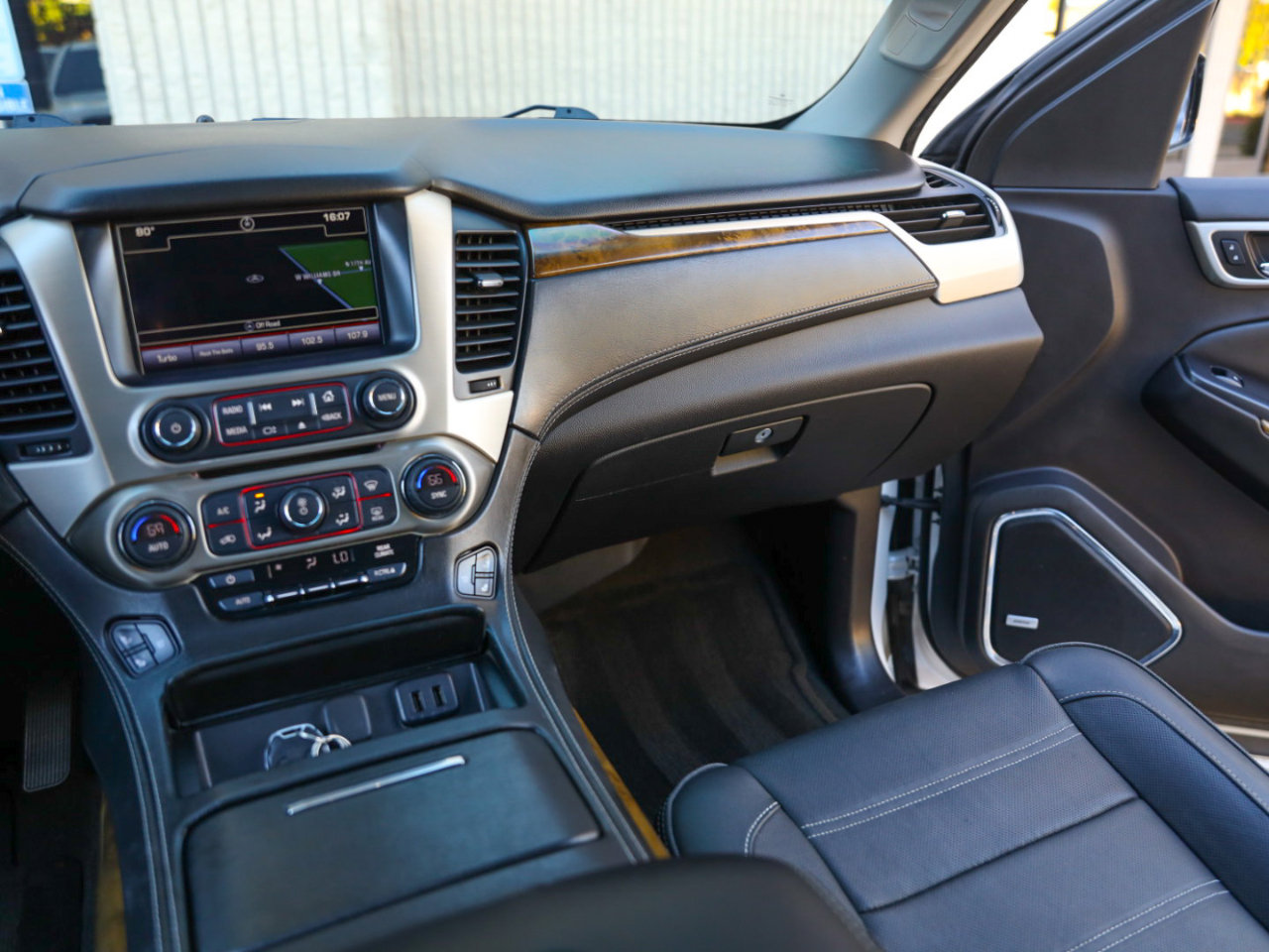 Used 2016 GMC Yukon XL Denali w/ Open Road Package image 37