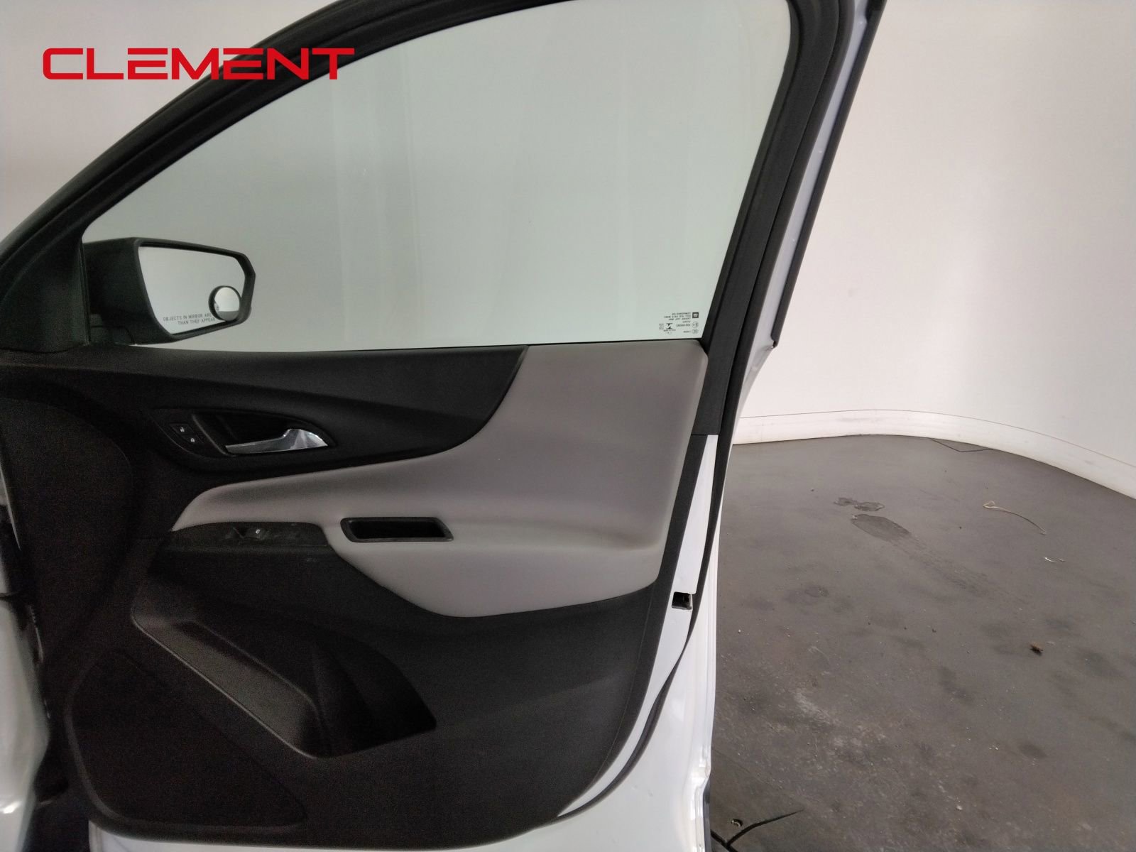 Used 2020 Chevrolet Equinox LS image 37