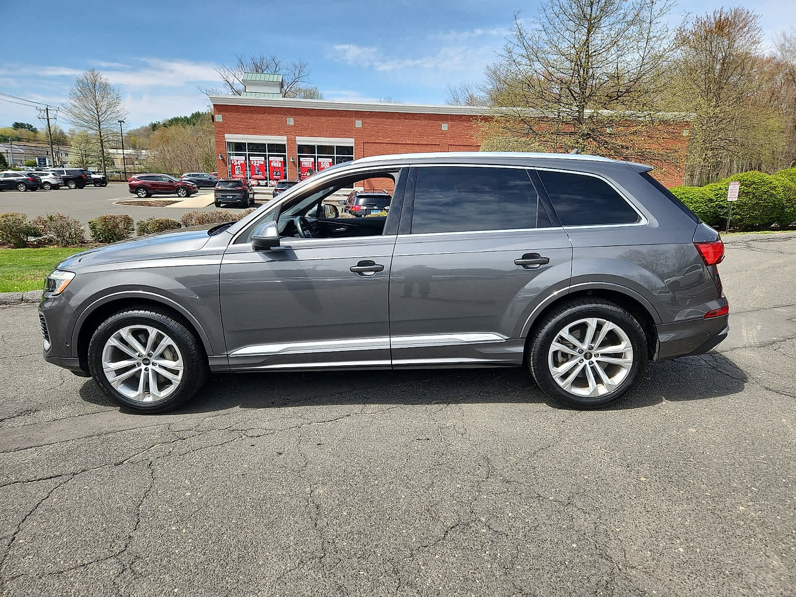 Used 2025 Audi Q7 3.0T Premium Plus AWD/4WD image 8