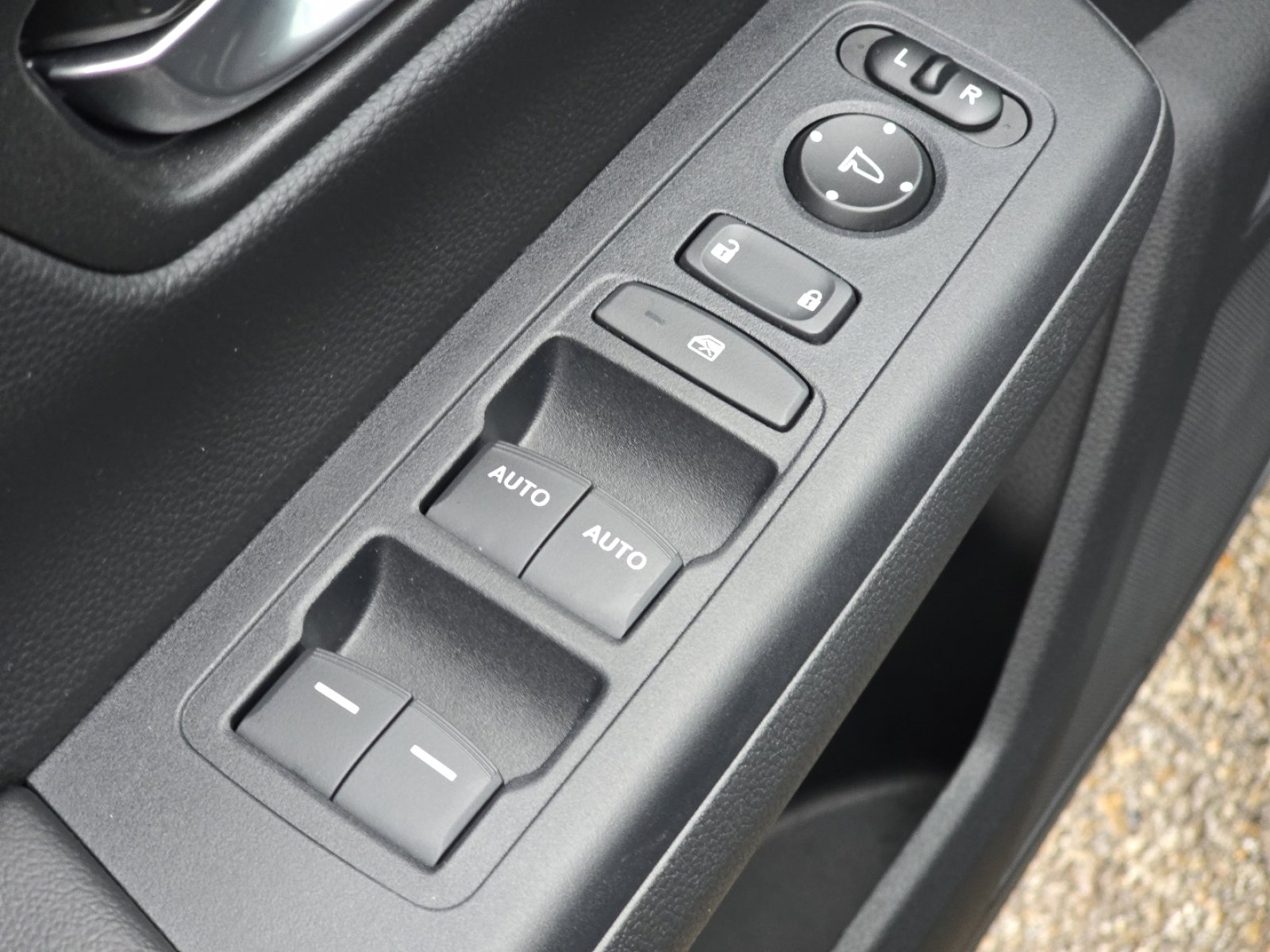 Certified 2025 Honda CR-V Sport image 27