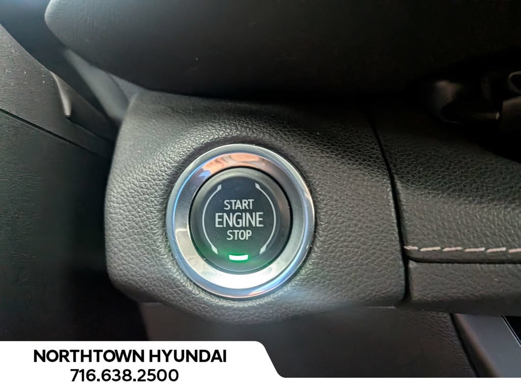 Used 2021 Buick Envision Avenir AWD/4WD image 18