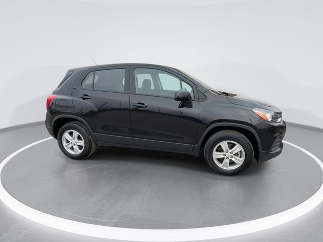 Used 2021 Chevrolet Trax LS image 2