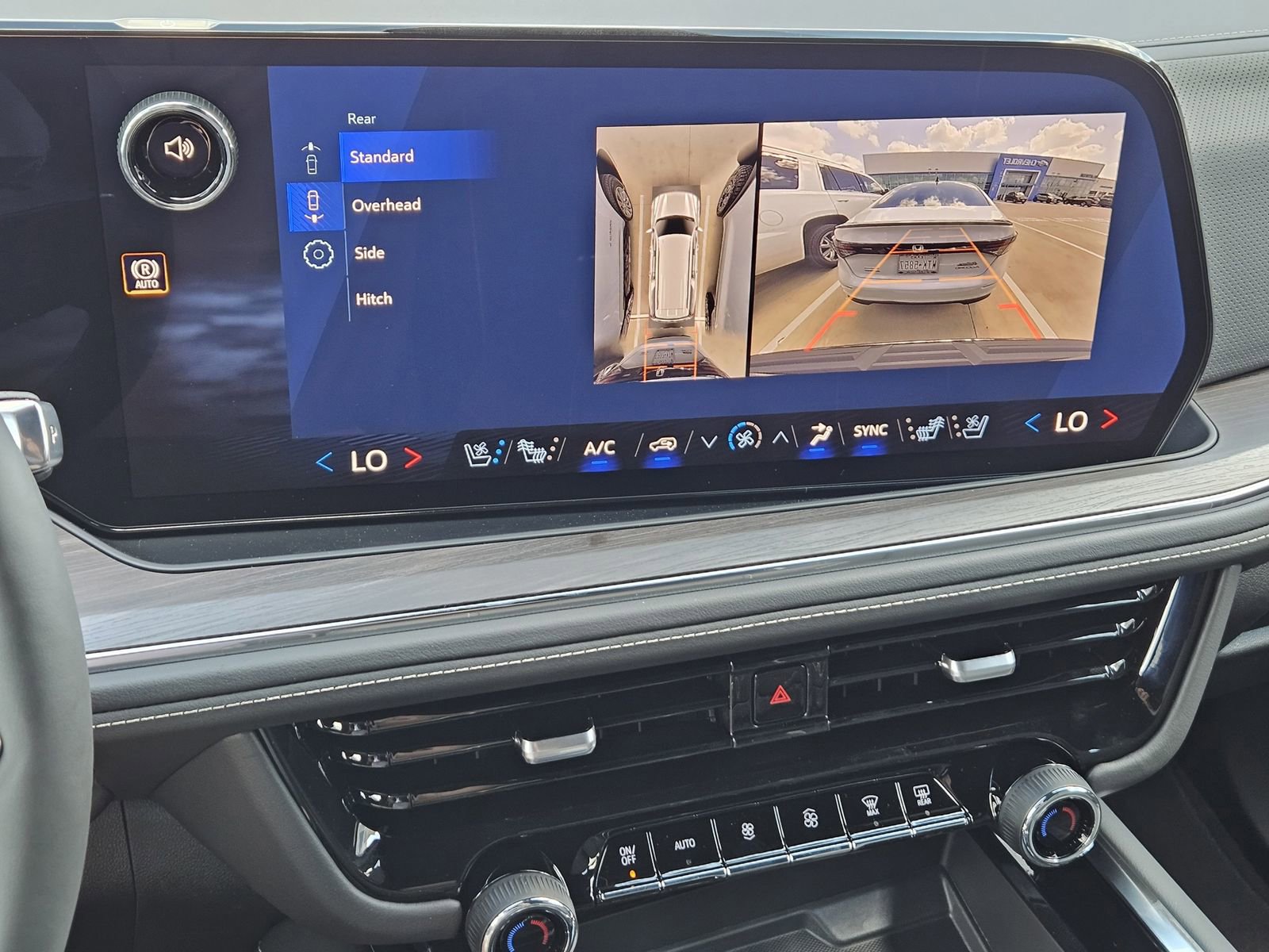New 2026 Chevrolet Suburban Premier image 21