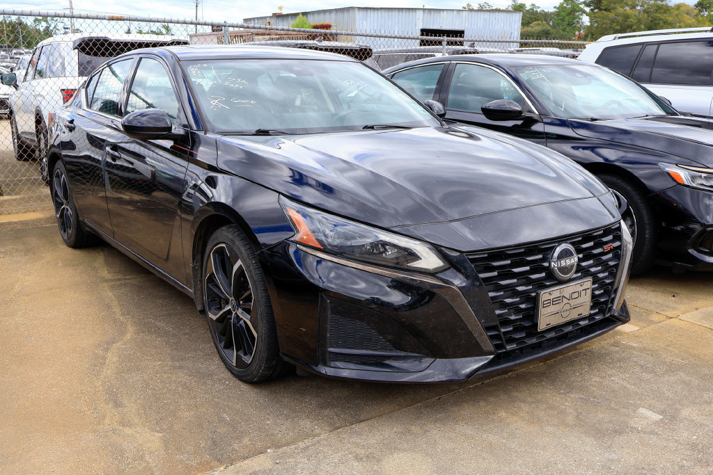 Used 2023 Nissan Altima 2.5 SR w/ SR Premium Package
