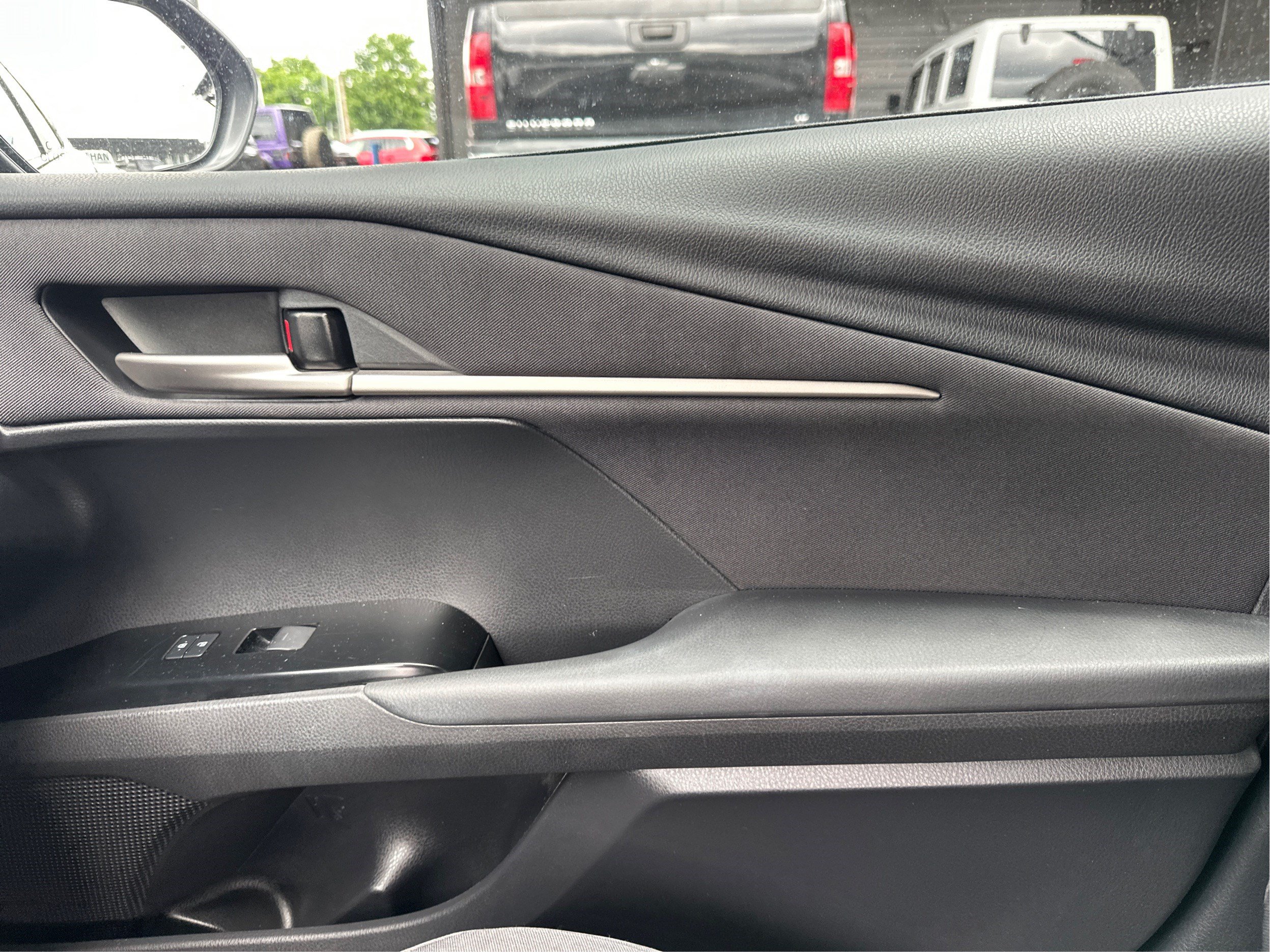 Used 2025 Toyota Camry LE FWD image 20
