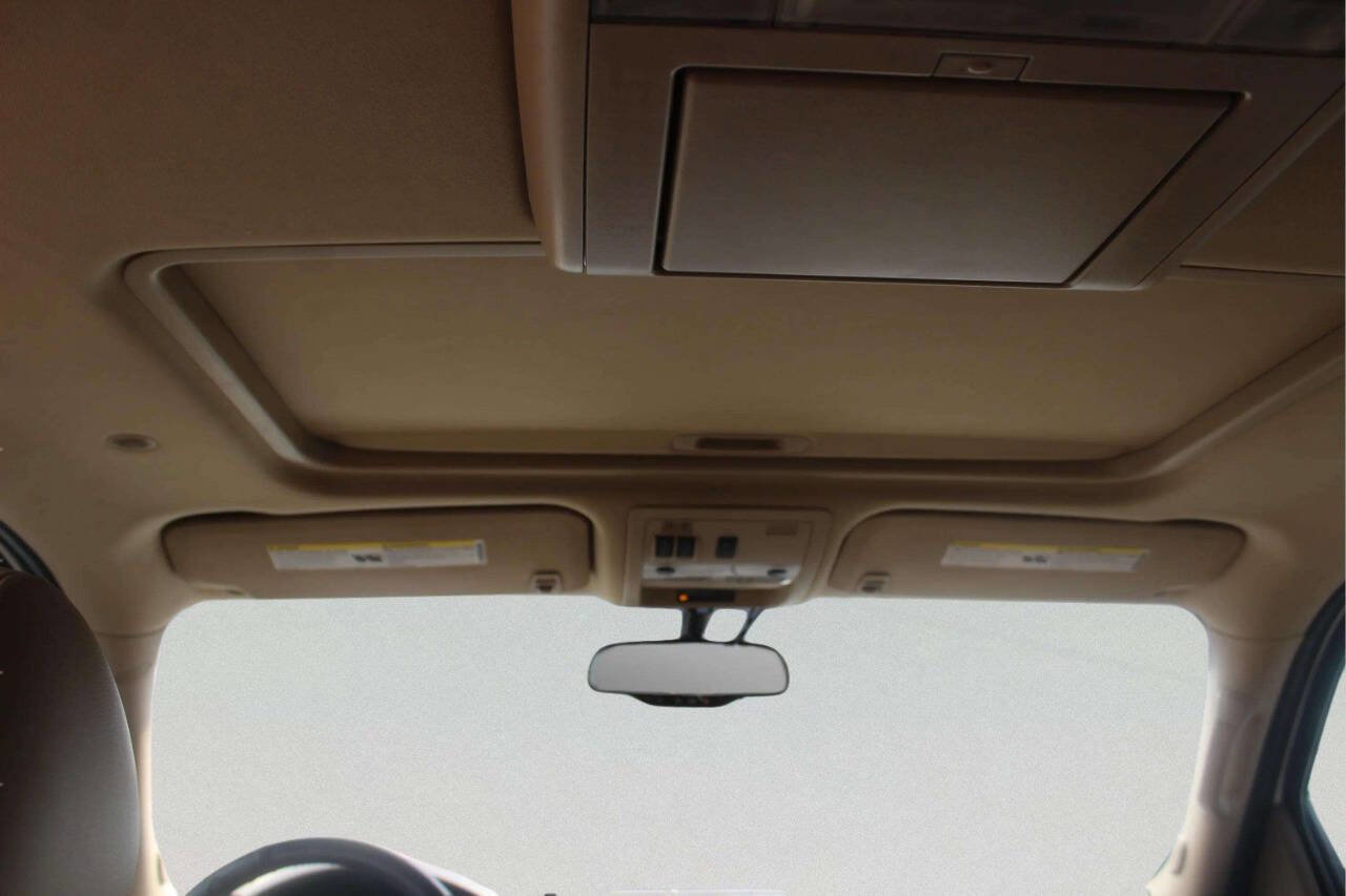Used 2011 Chevrolet Tahoe LTZ image 6