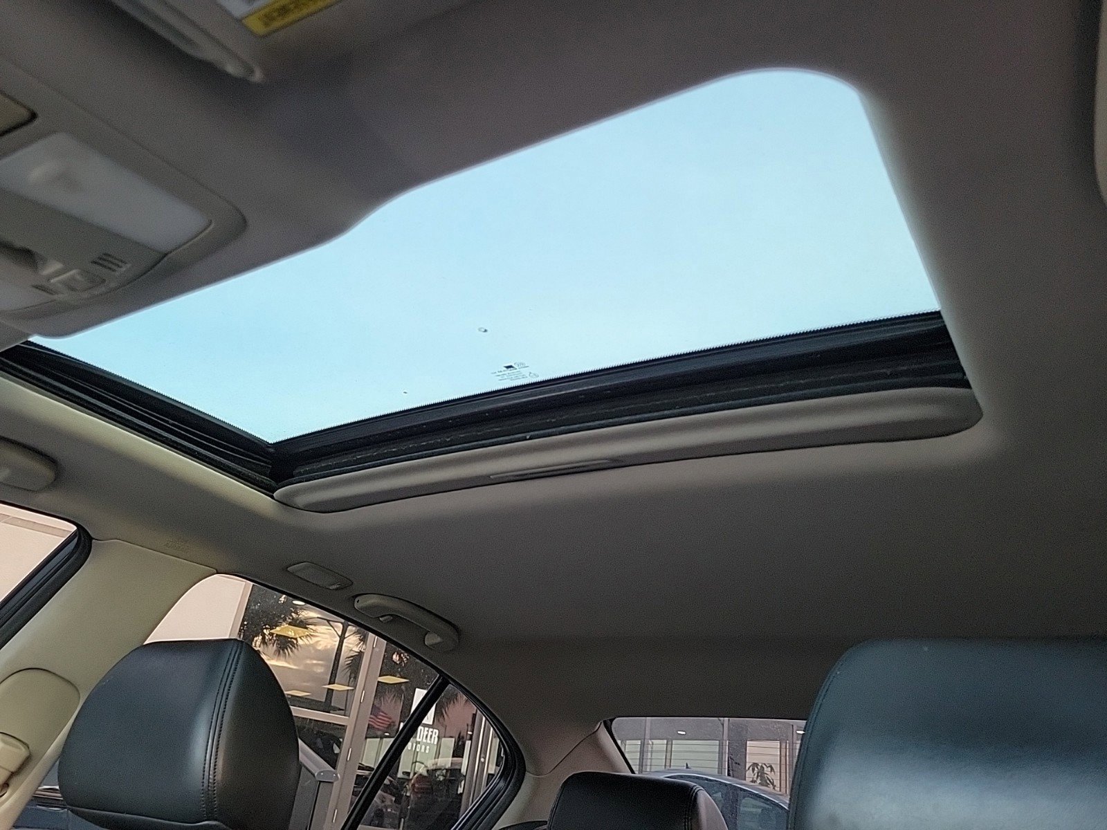 Used 2015 INFINITI Q40 w/ Moonroof Package image 30