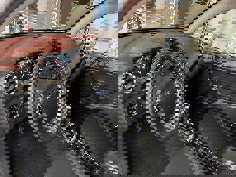 Used 2018 Ford Fiesta SE image 11