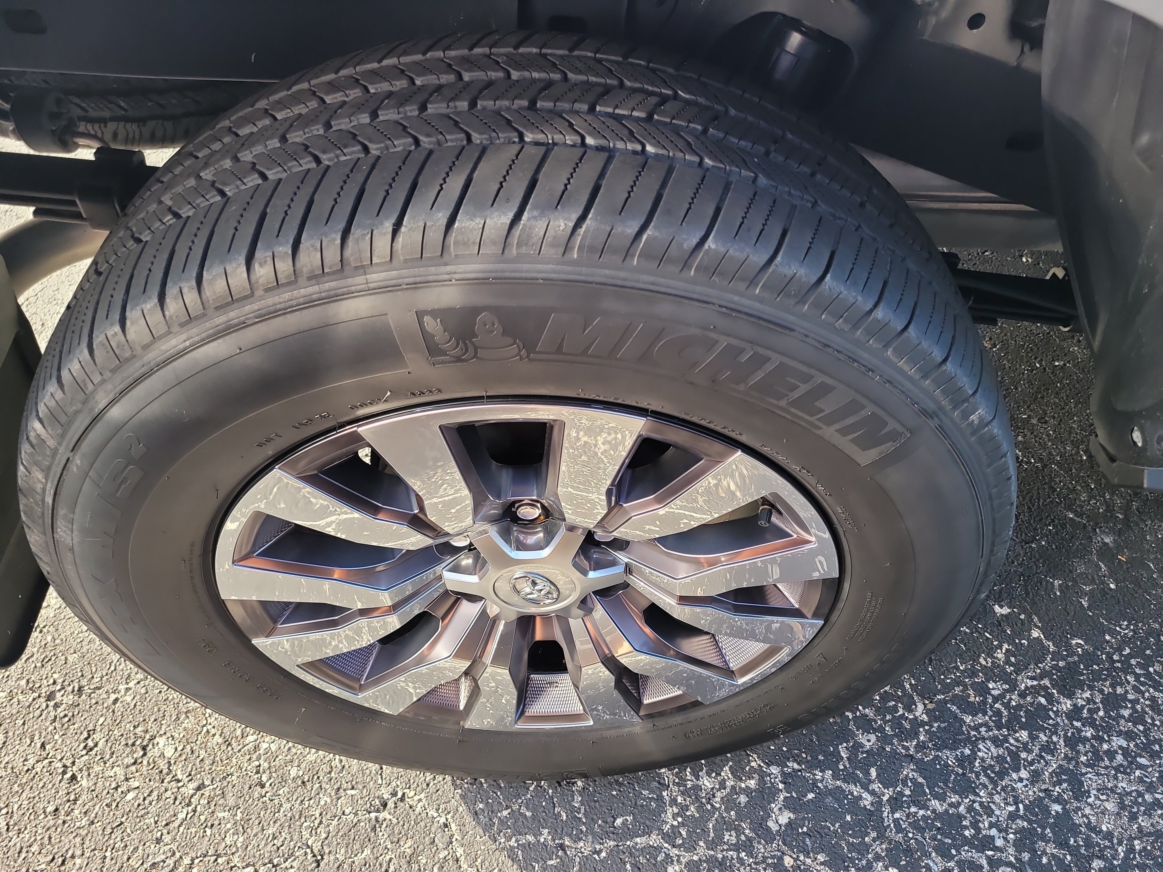 Certified 2023 Toyota Tacoma Limited AWD/4WD image 8