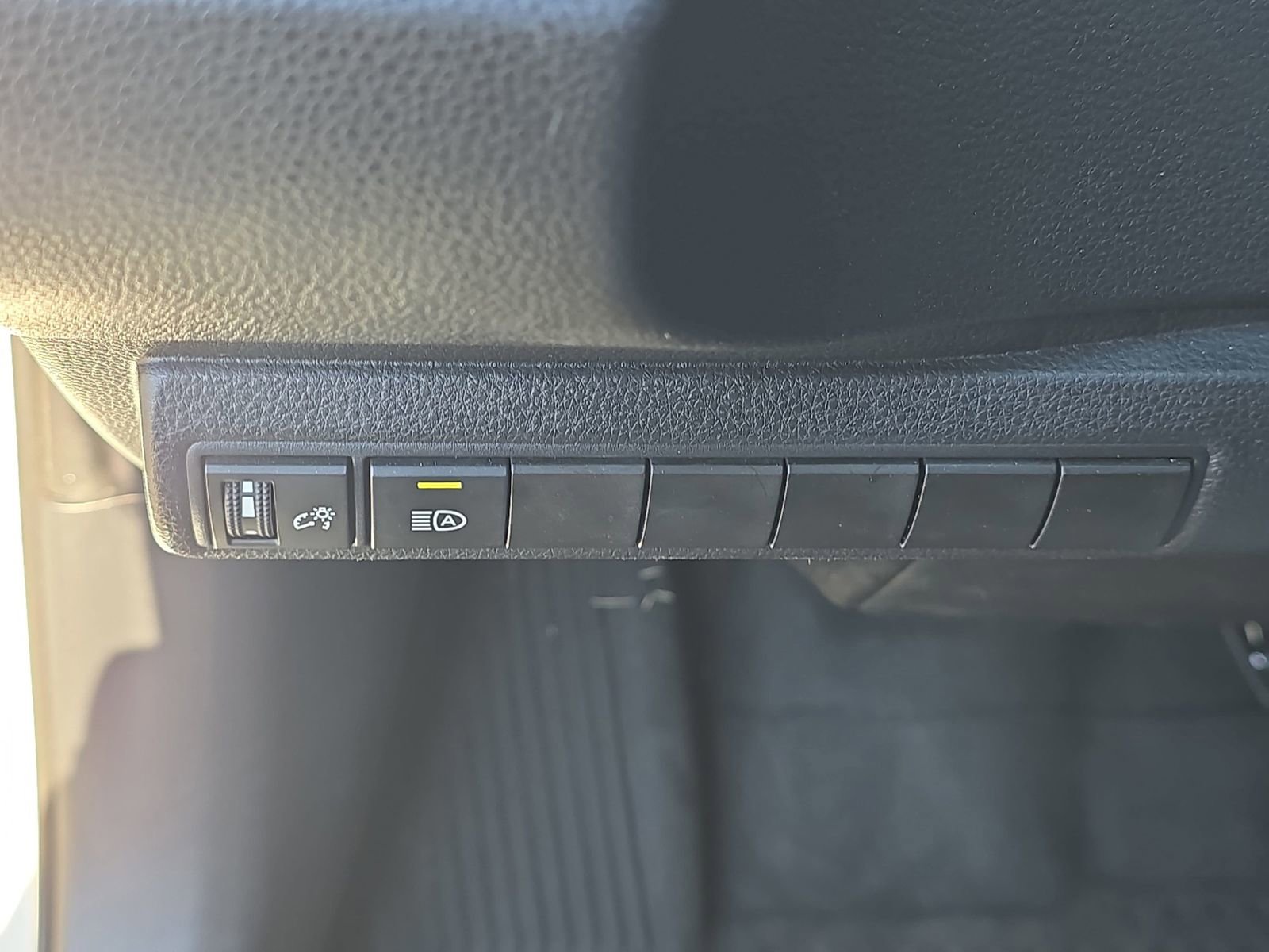 Used 2023 Toyota Corolla LE image 29