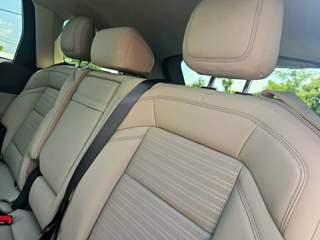 Used 2025 Lincoln Nautilus Reserve AWD/4WD image 25