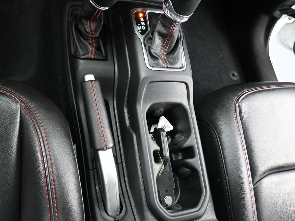 Used 2022 Jeep Wrangler Unlimited Rubicon w/ Cold Weather Group AWD/4WD image 15