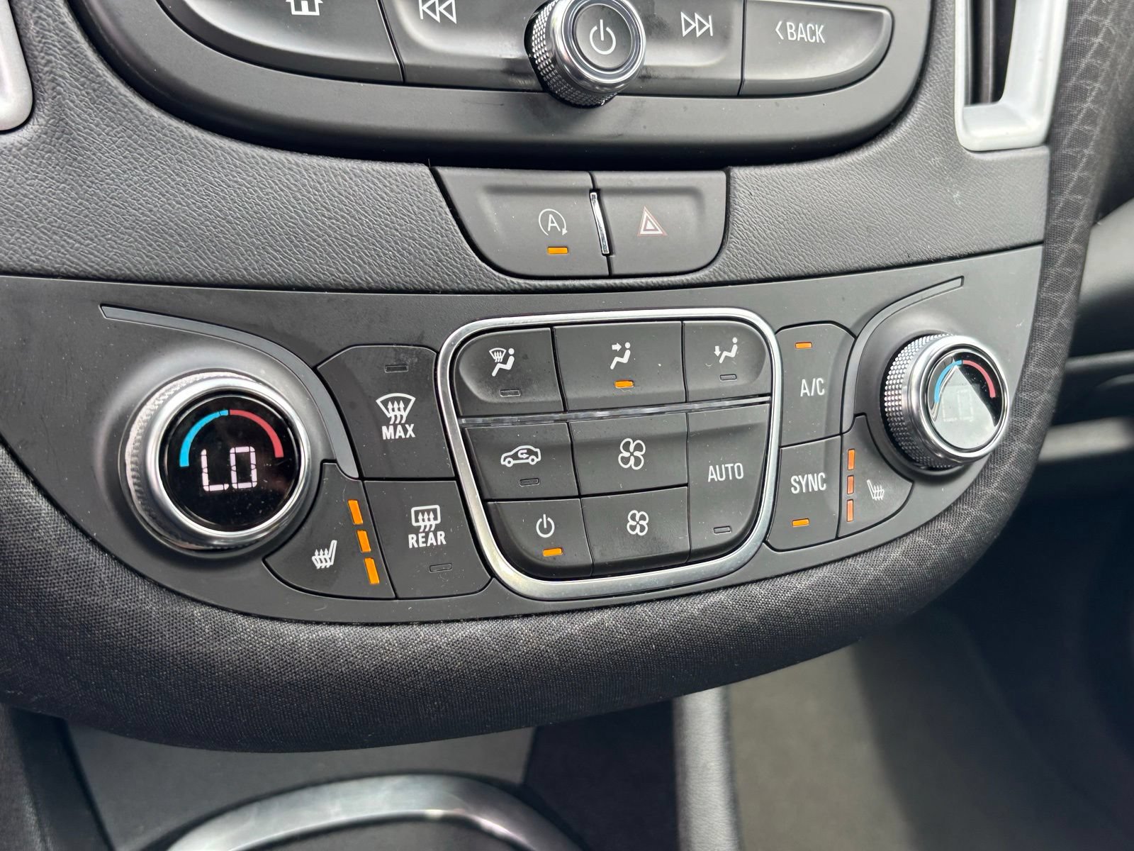 Used 2023 Chevrolet Malibu LT FWD image 23