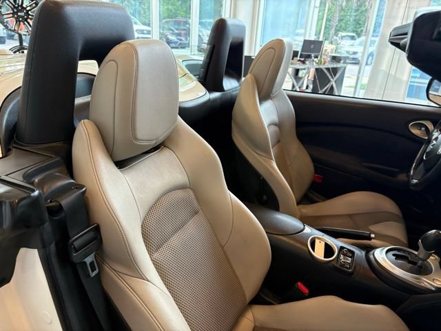Used 2014 Nissan 370Z Touring RWD image 23