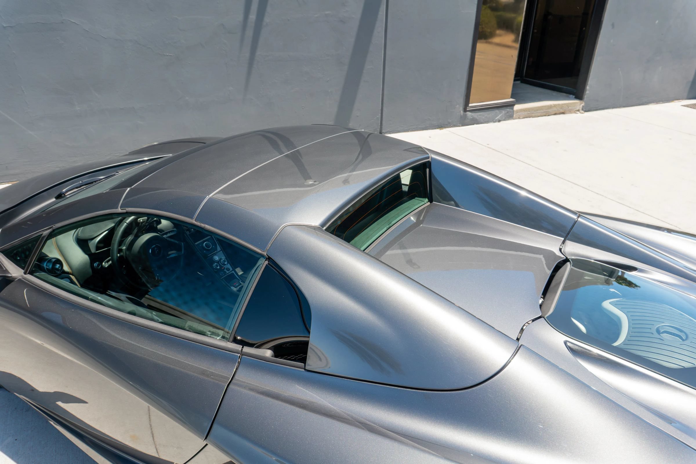 Used 2014 McLaren MP4-12C Spider RWD image 53