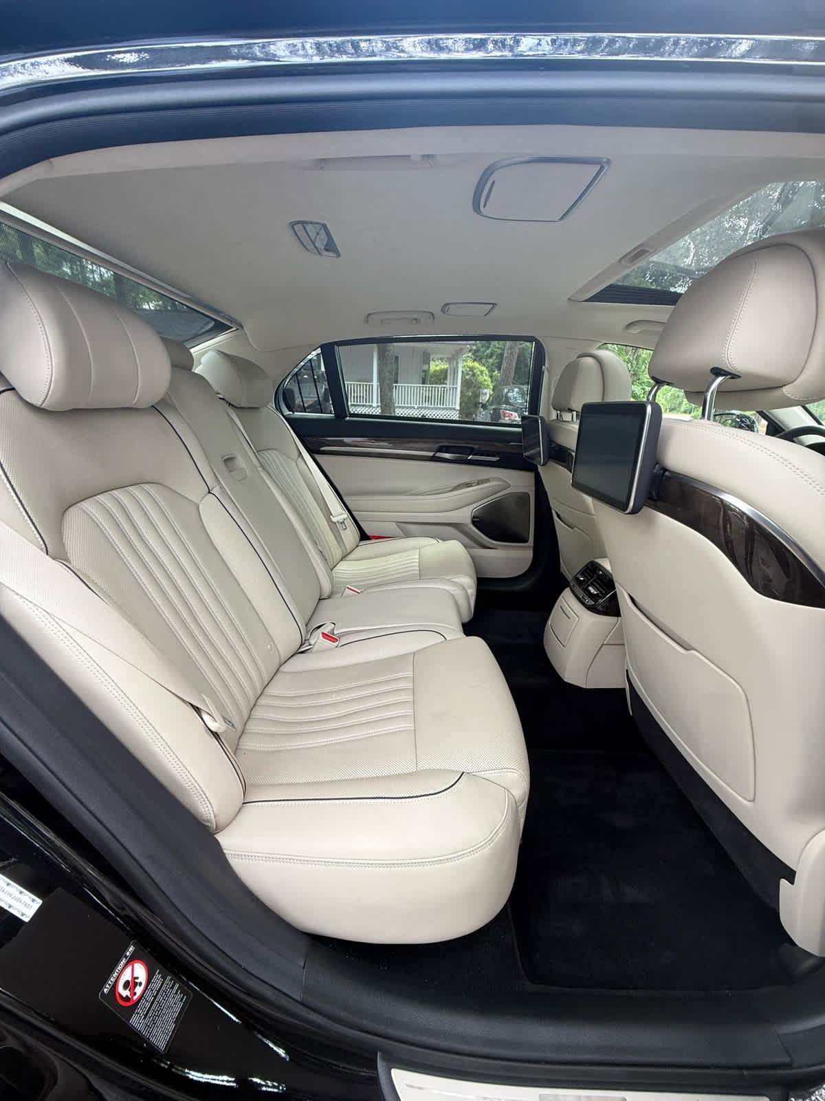 Used 2018 Genesis G90 5.0 Ultimate AWD/4WD image 13