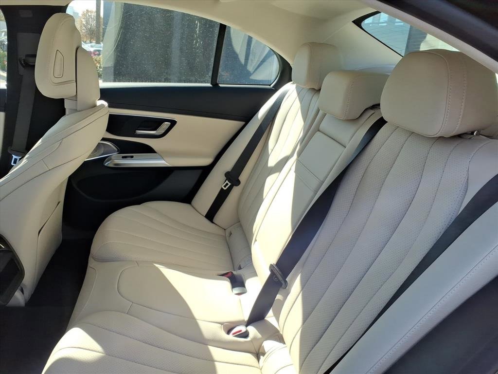 New 2026 Mercedes-Benz E 350 4MATIC Sedan image 17