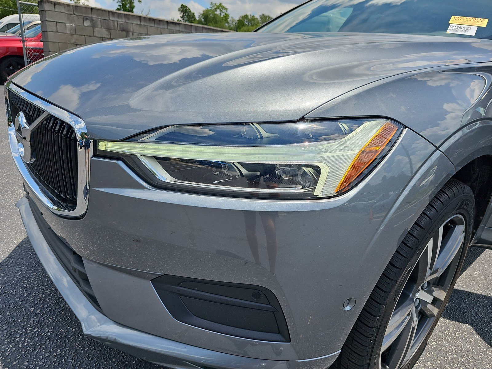 Used 2019 Volvo XC60 T6 Momentum w/ Multimedia Package AWD/4WD image 32