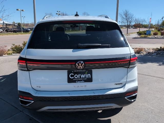 Used 2025 Volkswagen Taos SE AWD/4WD image 9