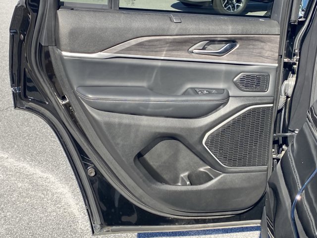 Used 2022 Jeep Grand Cherokee Limited 4xe w/ Luxury Tech Group II image 39