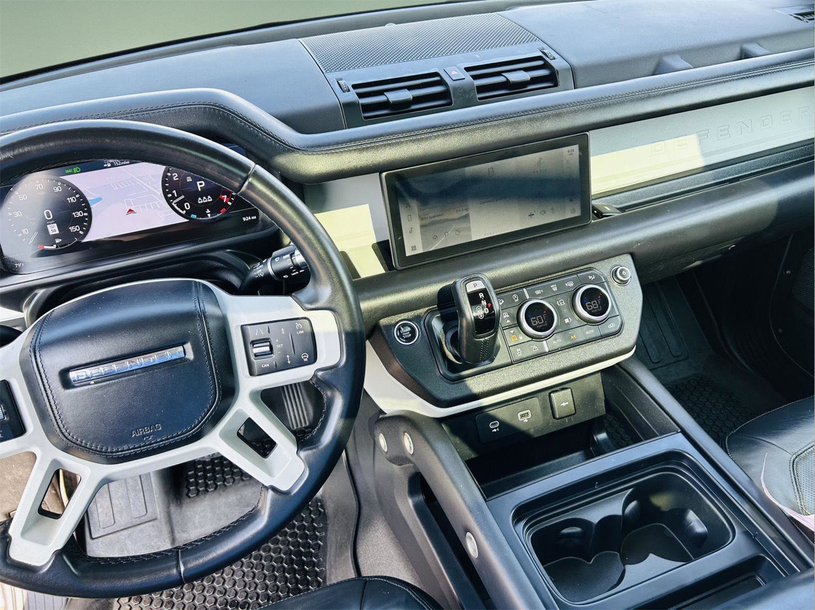 Used 2020 Land Rover Defender 110 HSE image 31