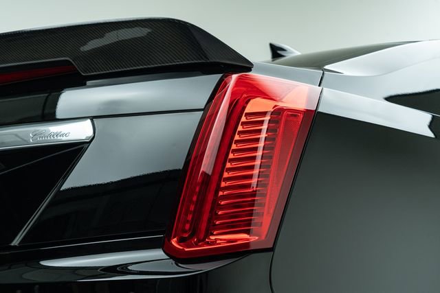 Used 2018 Cadillac CTS V w/ Luxury Package image 15