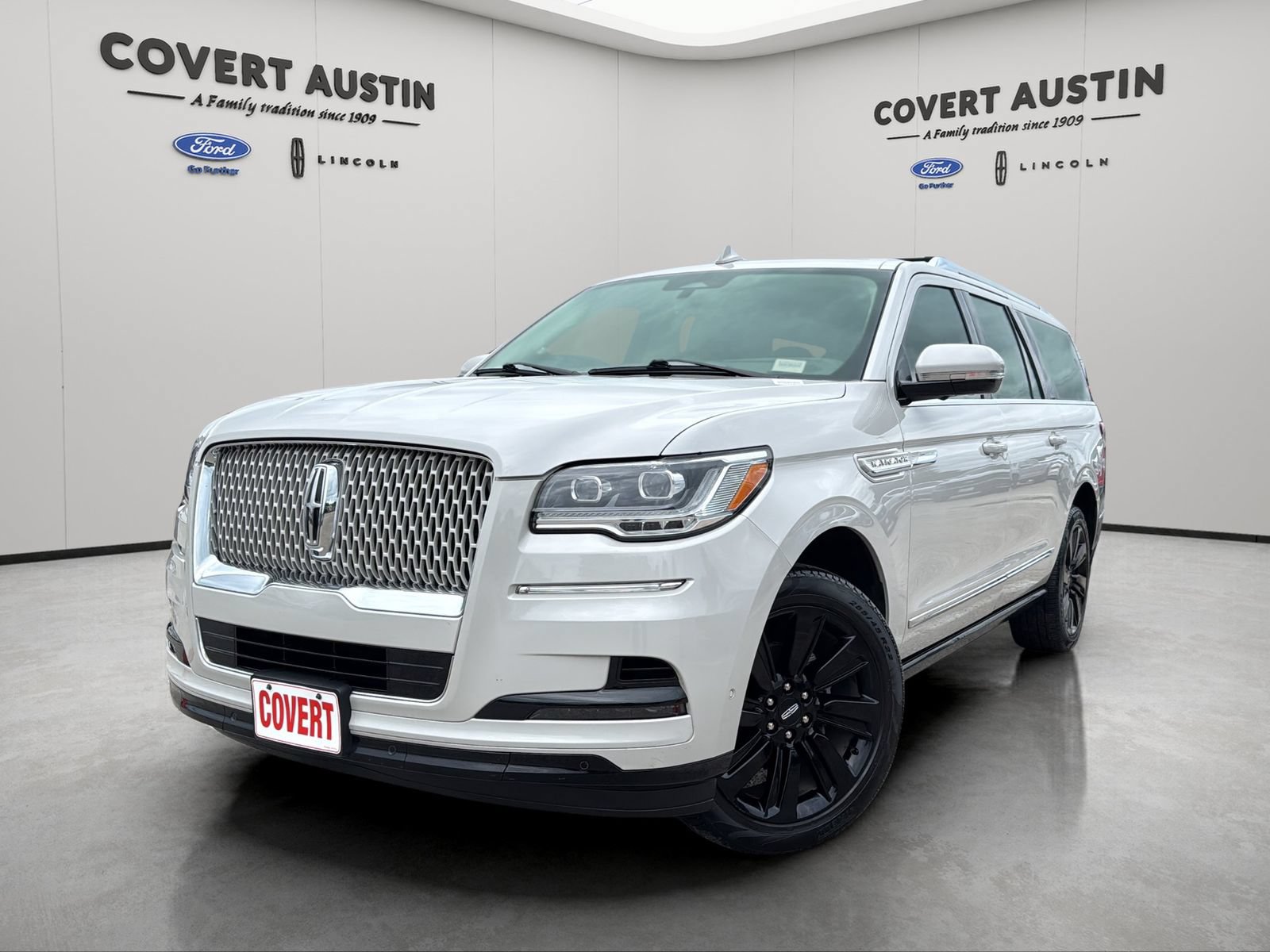 Used 2023 Lincoln Navigator L Reserve AWD/4WD image 1