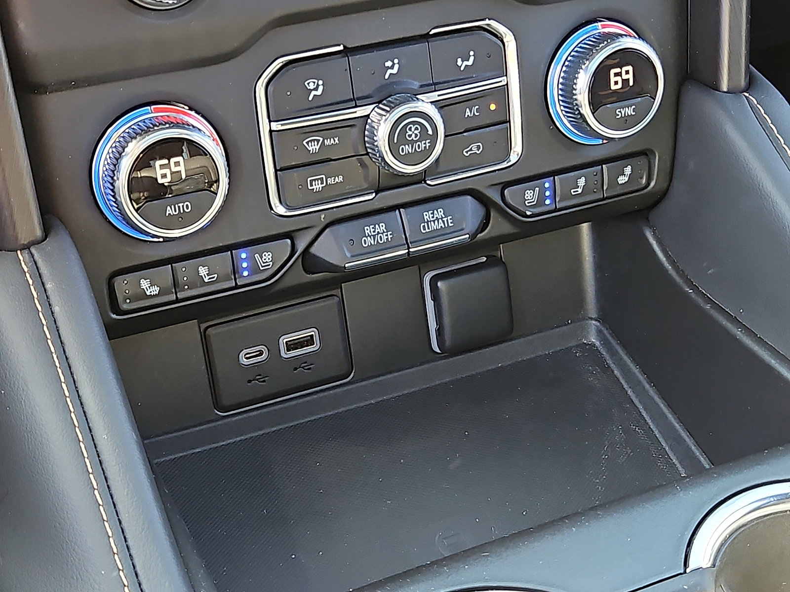 Used 2022 GMC Yukon AT4 image 25